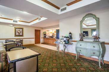 هتل Tahlequah Inn