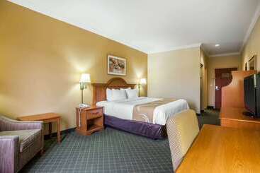 هتل Tahlequah Inn