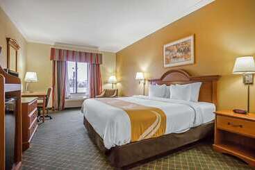 هتل Tahlequah Inn