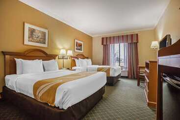 هتل Tahlequah Inn