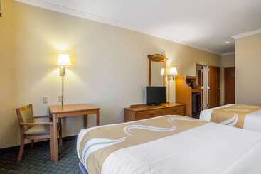 هتل Tahlequah Inn