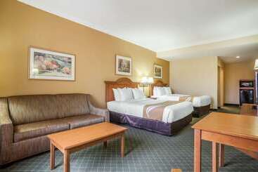 هتل Tahlequah Inn