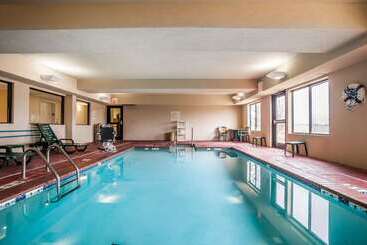 هتل Tahlequah Inn