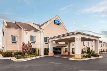 هتل Tahlequah Inn