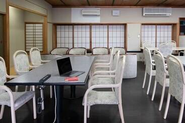 酒店 Shirahamakan