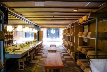 酒店 Shirahamakan