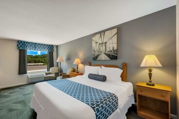 Surestay Plus Hotel By Best Western Berkeley Springs