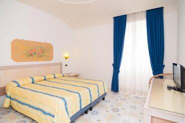 هتل Oriente Suites E Spa