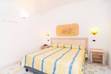 هتل Oriente Suites E Spa