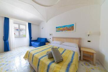 هتل Oriente Suites E Spa