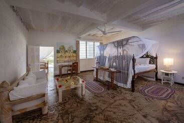 استراحتگاه Sandies Tropical Village