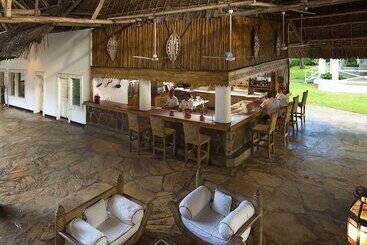 استراحتگاه Sandies Tropical Village