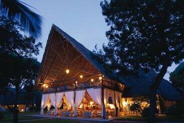 استراحتگاه Sandies Tropical Village