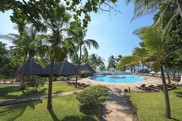 استراحتگاه Sandies Tropical Village