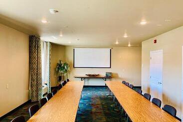 בית מלון כפרי Candlewood Suites Hot Springs, An Ihg