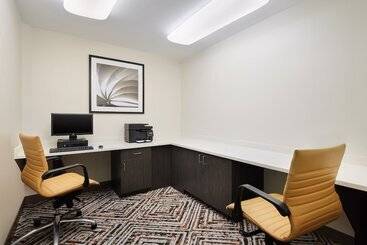 هتل Candlewood Suites Charleston Northwoods, An Ihg