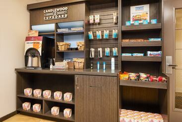 هتل Candlewood Suites Charleston Northwoods, An Ihg