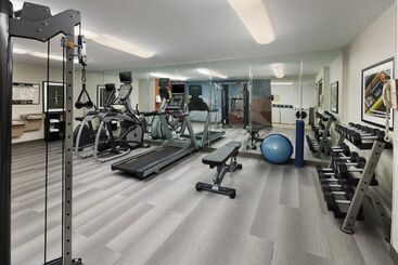 هتل Candlewood Suites Charleston Northwoods, An Ihg
