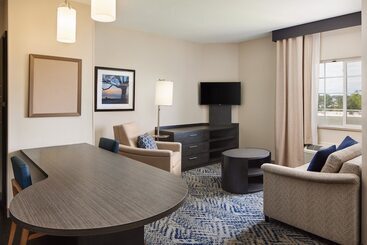 هتل Candlewood Suites Charleston Northwoods, An Ihg