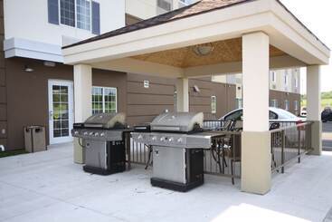 هتل Candlewood Suites Watertown Fort Drum, An Ihg