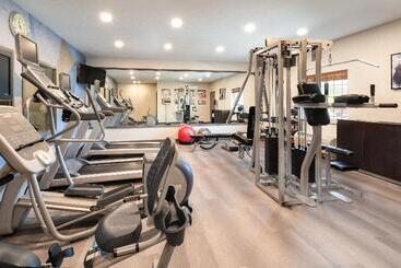 هتل Candlewood Suites Watertown Fort Drum, An Ihg
