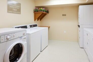 هتل Candlewood Suites Milwaukee Brown Deer By Ihg