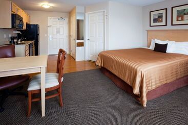 هتل Candlewood Suites Milwaukee Brown Deer By Ihg