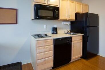 هتل Candlewood Suites Milwaukee Brown Deer By Ihg