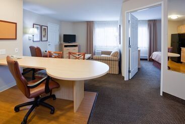 هتل Candlewood Suites Milwaukee Brown Deer By Ihg