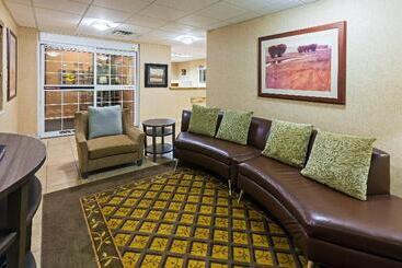 هتل Candlewood Suites Owasso, An Ihg