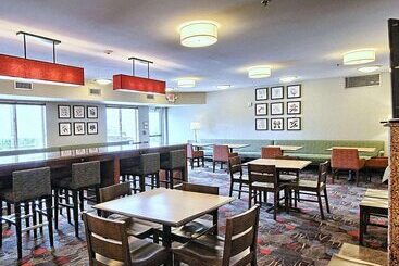 هتل Country Inn & Suites By Radisson, Dearborn, Mi