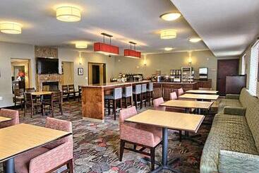 هتل Country Inn & Suites By Radisson, Dearborn, Mi