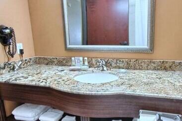 هتل Country Inn & Suites By Radisson, Dearborn, Mi