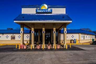 فندق Days Inn By Wyndham Clinton