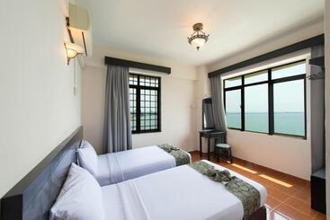 هتل Glory Beach Resort