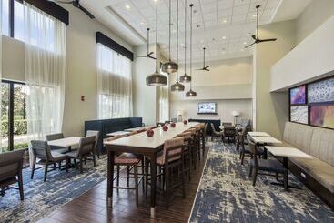 هتل Hampton Inn & Suites Orlandoapopka