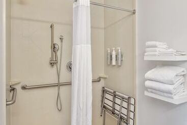 هتل Hampton Inn & Suites Orlandoapopka