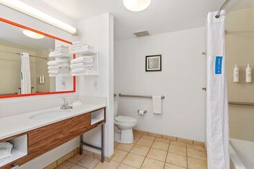 هتل Hampton Inn & Suites Orlandoapopka
