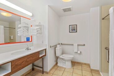هتل Hampton Inn & Suites Orlandoapopka