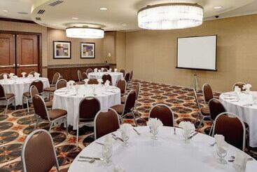 هتل Hilton Garden Inn El Paso Airport