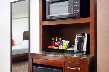 هتل Hilton Garden Inn El Paso Airport