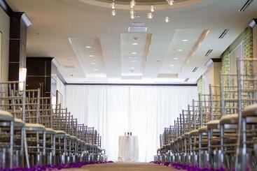 هتل Hilton Garden Inn Raleigh Cary