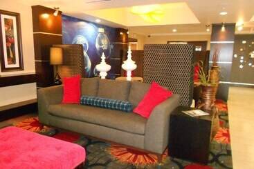 هتل Holiday Inn Express And Suites Corpus Christi North By Ihg
