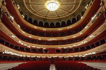 هتل Nexus Valladolid Suites &
