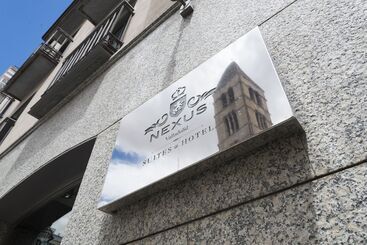 هتل Nexus Valladolid Suites &