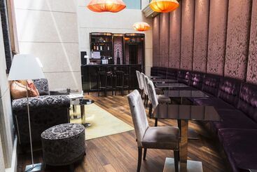 هتل Nexus Valladolid Suites &