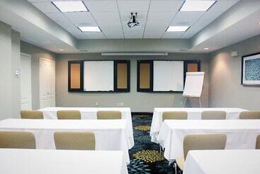 هتل Staybridge Suites Houston   Iah Airport, An Ihg
