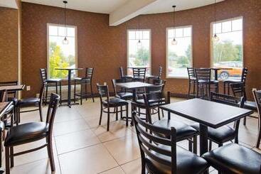 هتل The Inn At Buffalo Airport