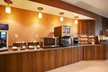 هتل The Inn At Buffalo Airport