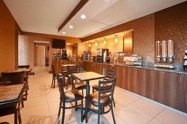 هتل The Inn At Buffalo Airport